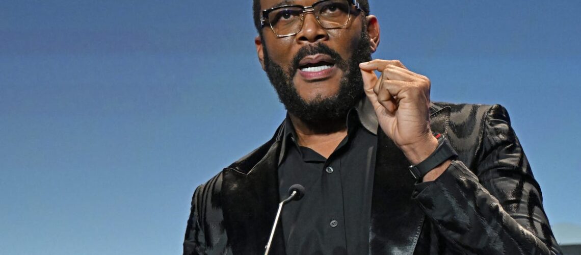 Tyler Perry blasts insurance companies' 'greed' amid LA fires